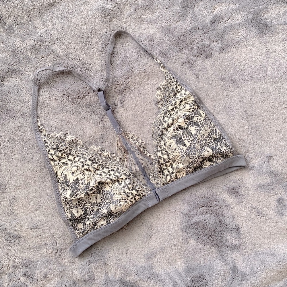 4 FOR $25 - Victoria Secret Front Clasp Bralette